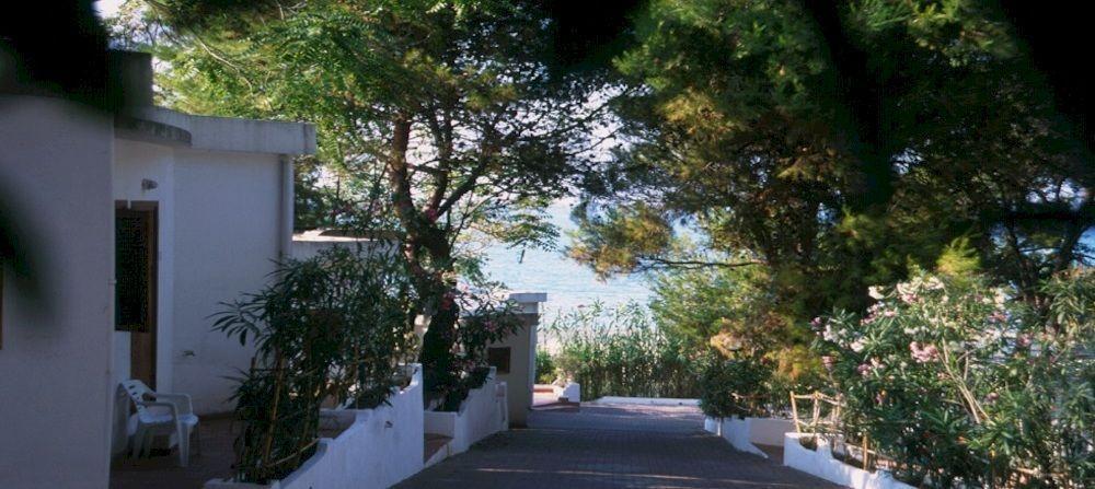 Hotel Baia Santa Barbara Rodi Garganico Exterior foto